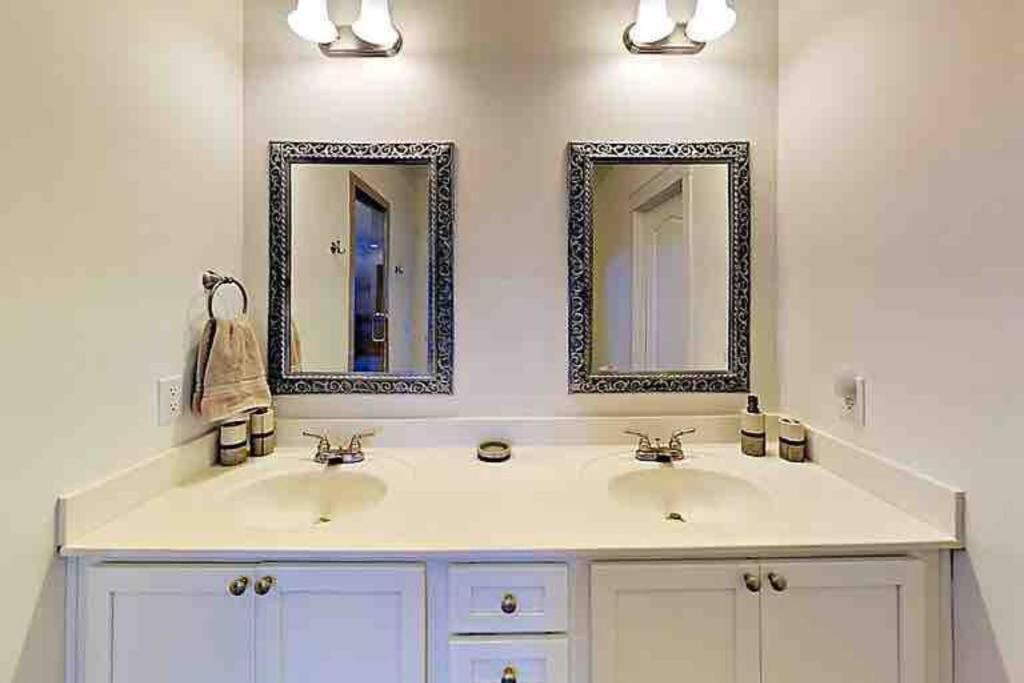 Serenity Views Comfort - Close To City & Parkway! Weaverville Екстериор снимка
