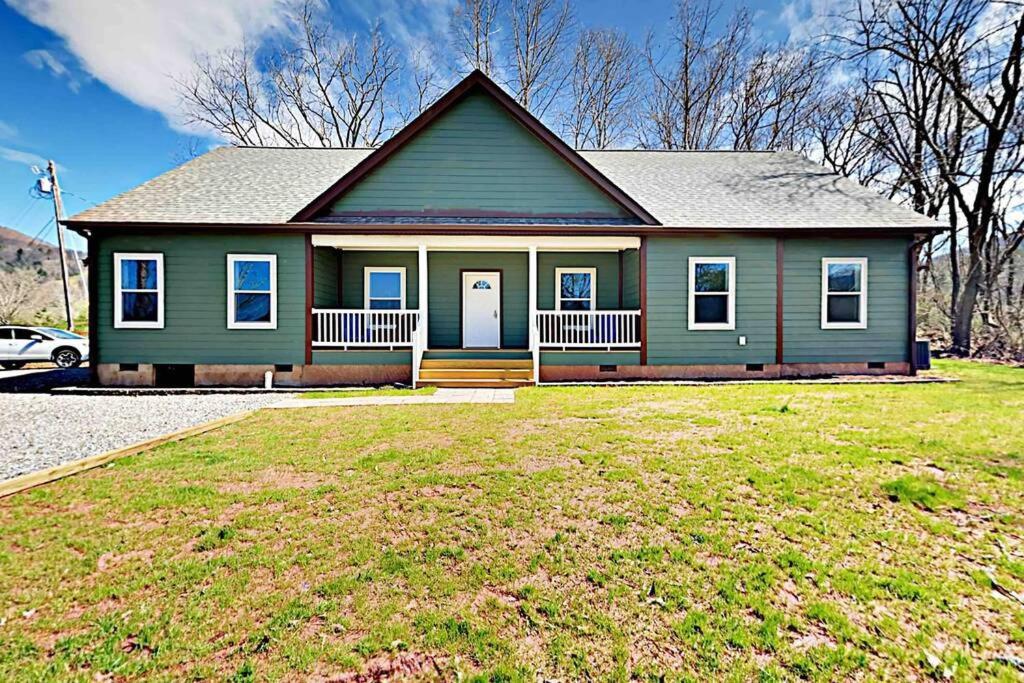 Serenity Views Comfort - Close To City & Parkway! Weaverville Екстериор снимка